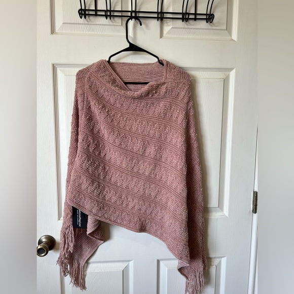 Pink poncho - Picture 2 of 2